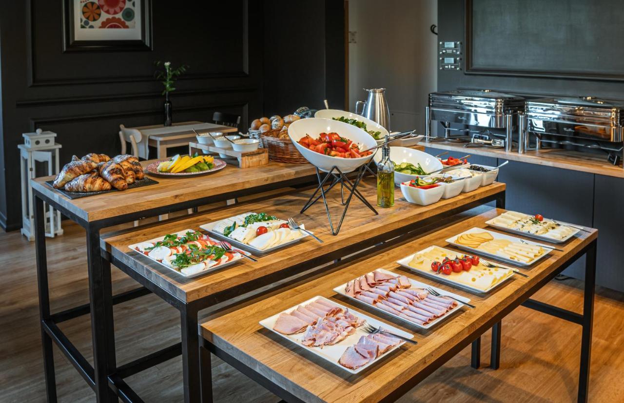 Carynska Resort & Spa 卢托维斯卡 外观 照片
