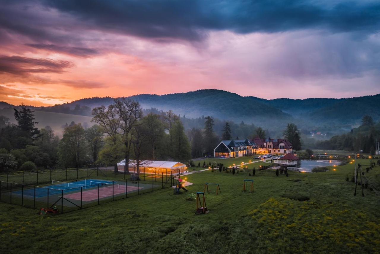 Carynska Resort & Spa 卢托维斯卡 外观 照片