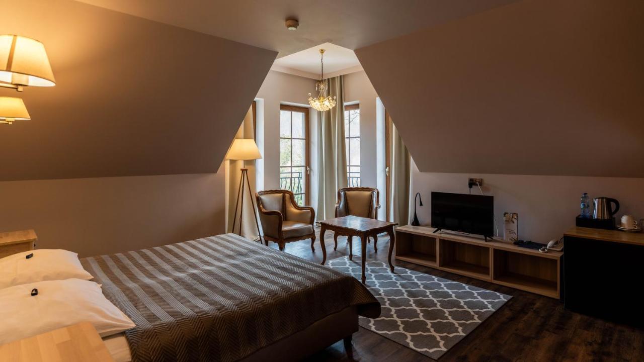 Carynska Resort & Spa 卢托维斯卡 外观 照片