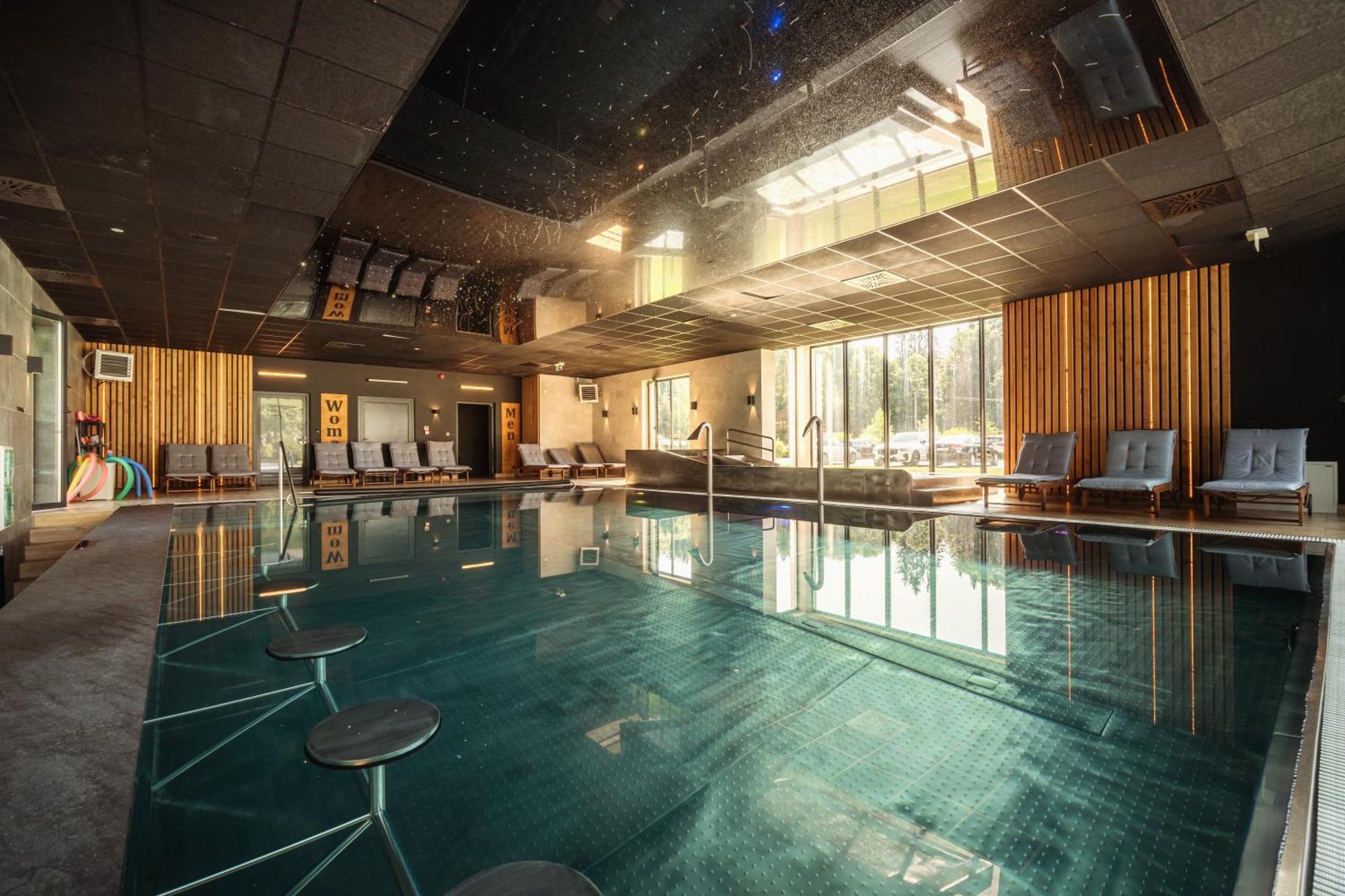 Carynska Resort & Spa 卢托维斯卡 外观 照片