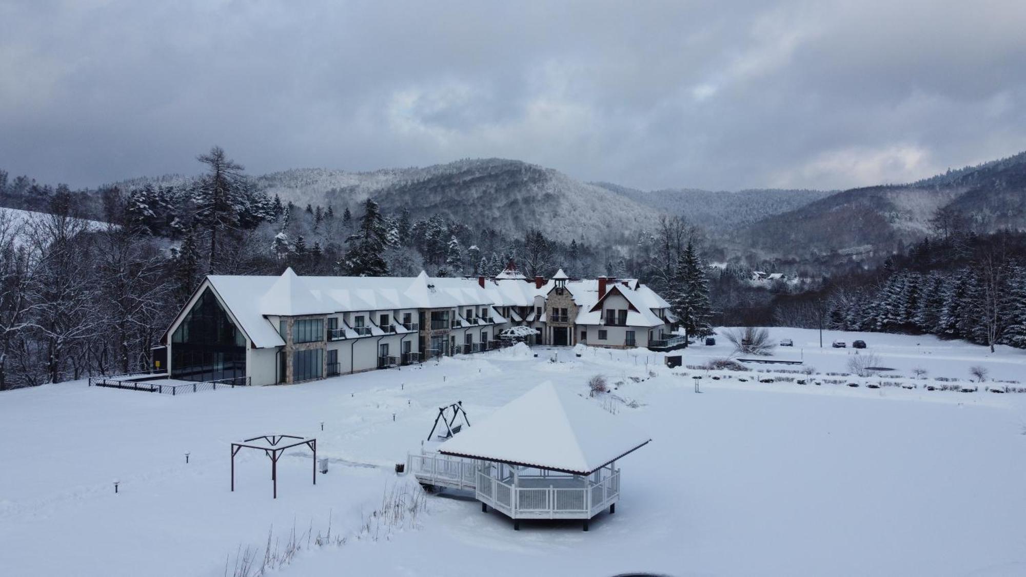 Carynska Resort & Spa 卢托维斯卡 外观 照片
