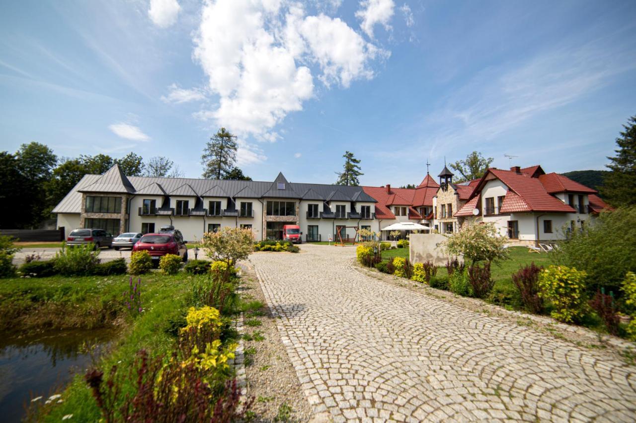 Carynska Resort & Spa 卢托维斯卡 外观 照片